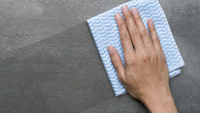 &Eacute;tape 2 du m&eacute;nage hebdomadaire : faire la poussi&egrave;re 